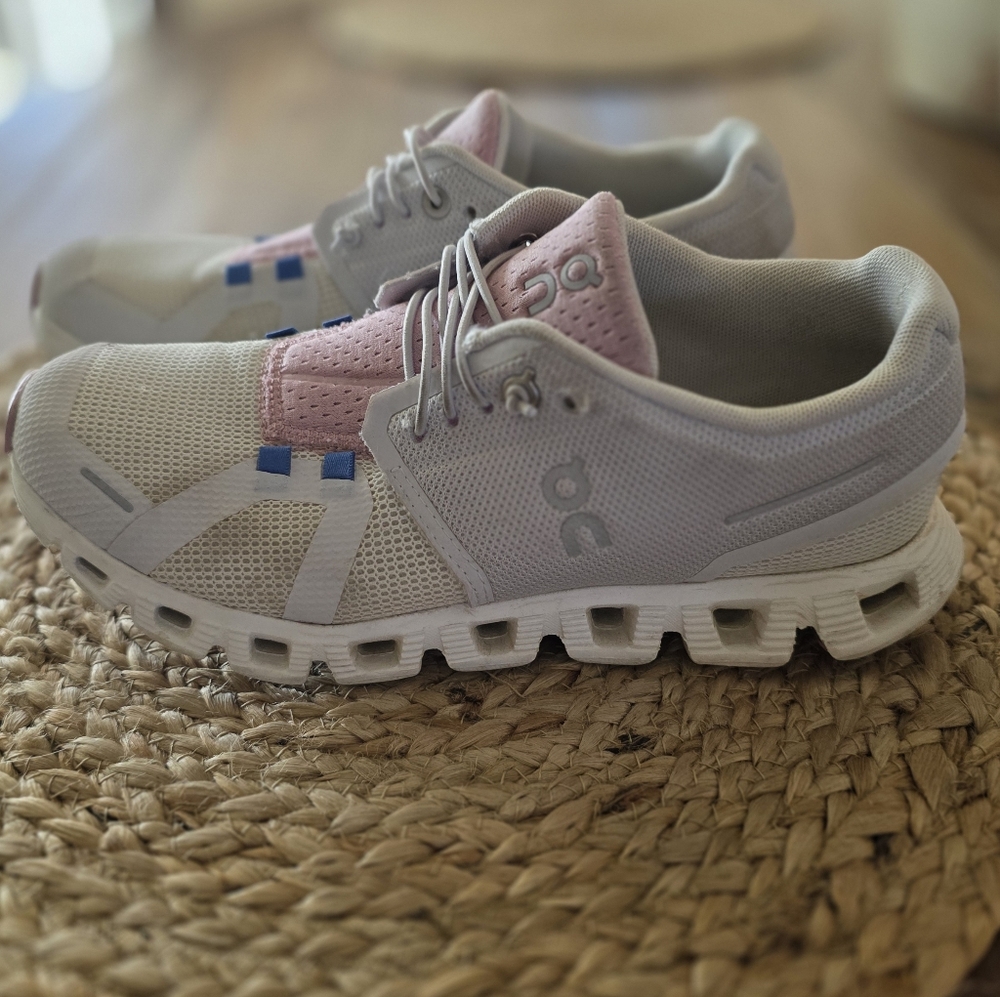 On Cloud Running Pink Blue & Gray Sneakers Size 7 Worn but Good Used Condition